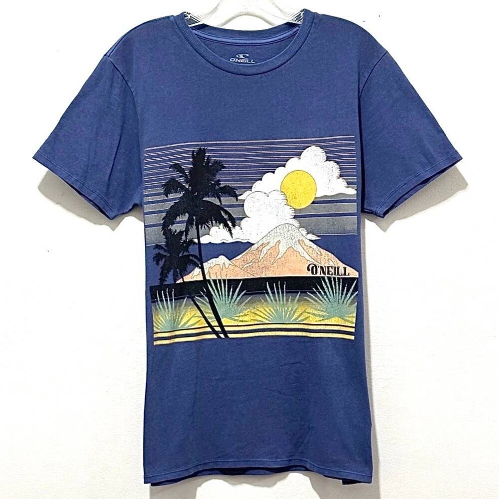 NWT: O'Neill - Women's Blue, Graphic, Tropics Oversized Tee (size XS)